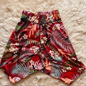 MINKPINK Hawaiian Move Leggings red, pattern, leaf, summer. Size M
